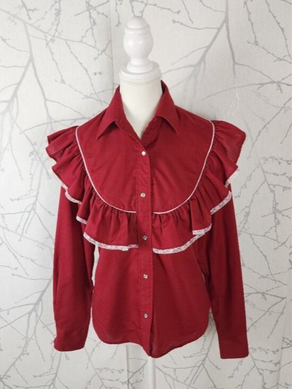 Caravan VTG Red Ruffle Pearl Snap Western Festival Blouse
